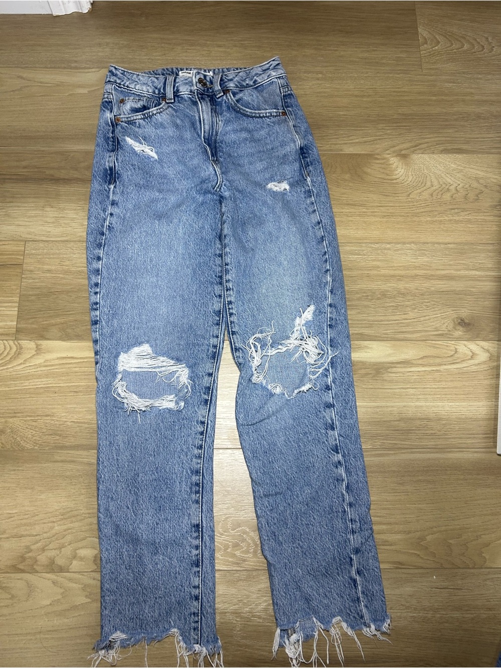 Women’s Light Blue Distressed Mom Straight-Leg Jeans